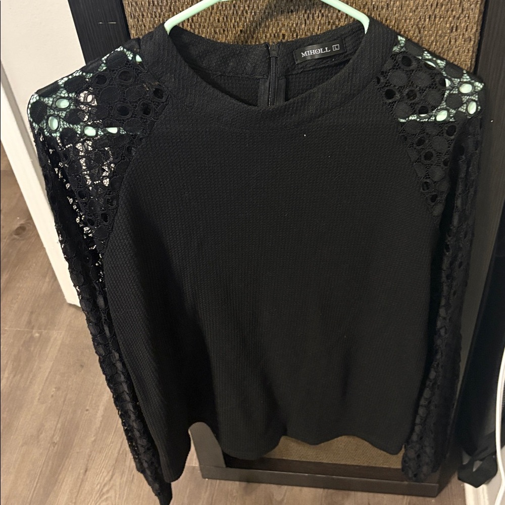 Morell Black Lace Sleeve Blouse